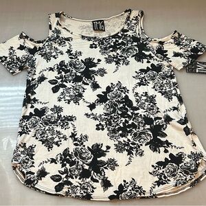TMG New York Women’s Top Black and White Floral Open Shoulder size XL